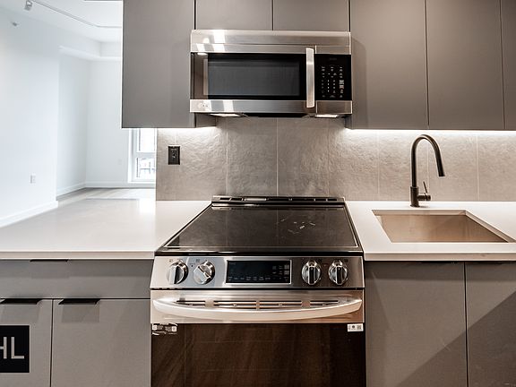 5th image of 931 Carroll St #1602