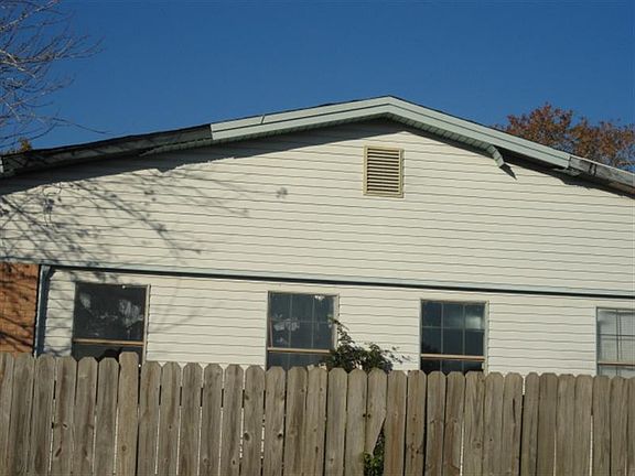 2nd image of 2 Carol Ct