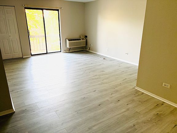 3rd image of 2229 Nichols Rd APT E