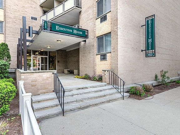 2nd image of 1025 Hancock St Unit 12B