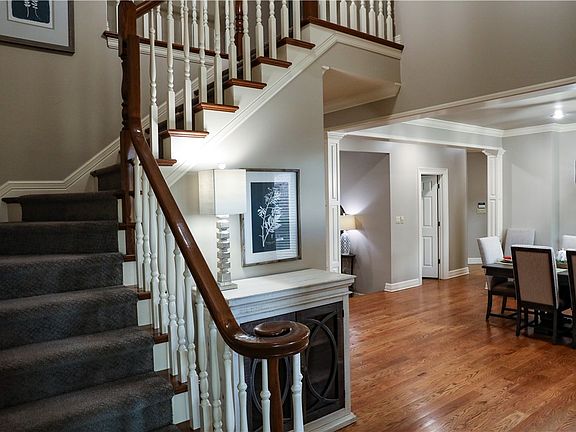 4th image of 513 Autumnwood Dr