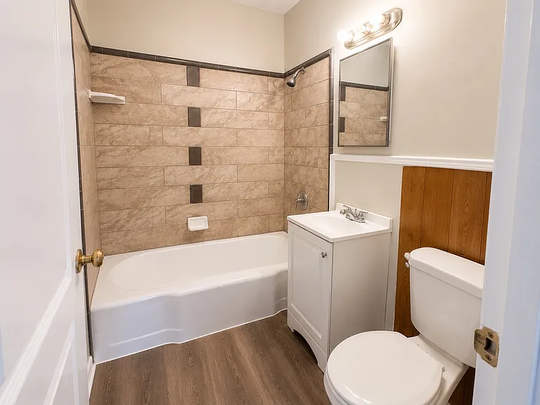 1118 SW Castle Heights Ter — Photo 4