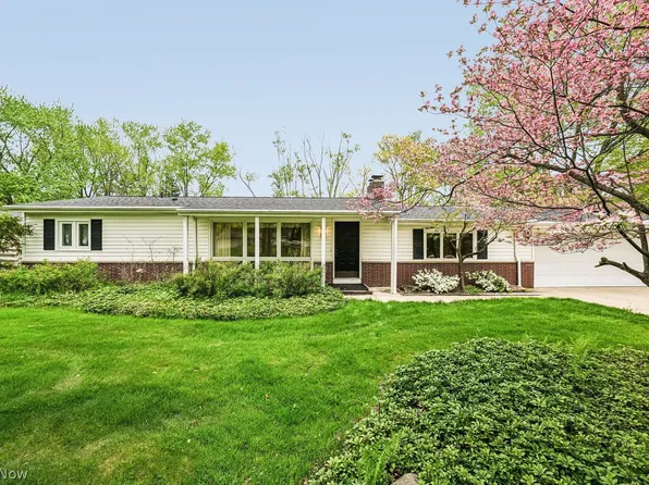 6645 Somerset Dr, Brecksville, OH 44141