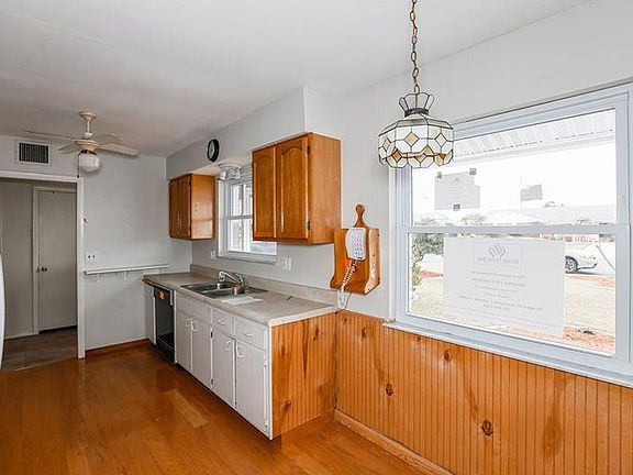 5th image of 1513 La Jolla Ave
