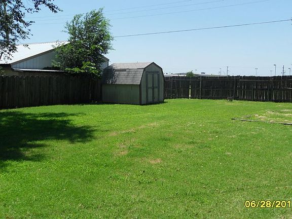 2nd image of 830 NW 20th St