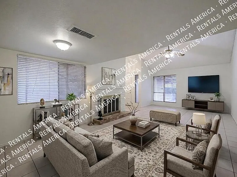 6626 N Majorca Ln W — Photo 1