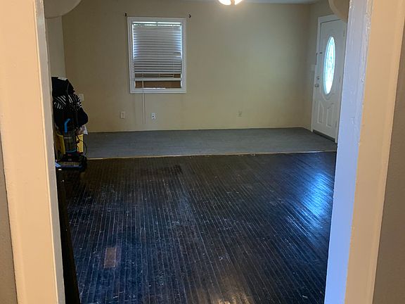 4th image of 321 Grace Ave