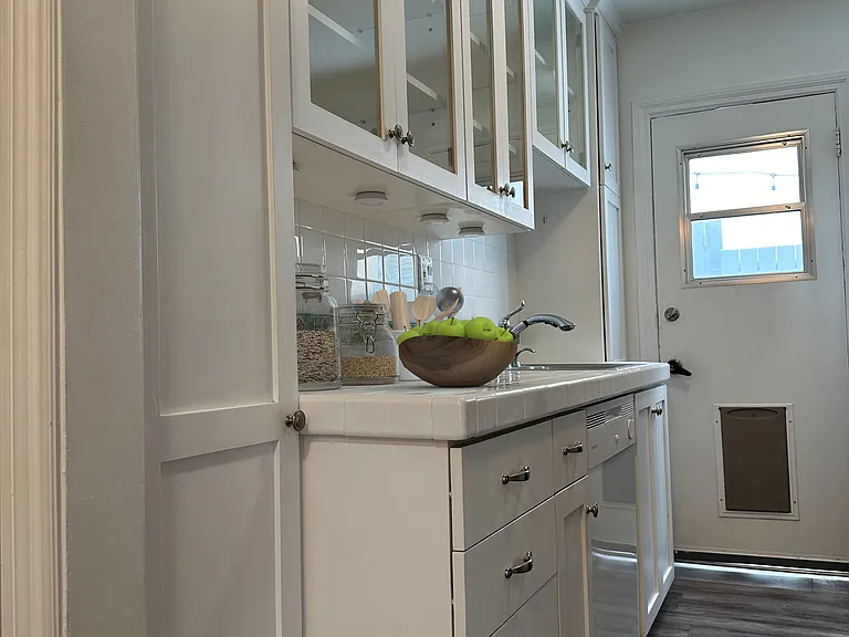 8268 Waring Ave — Photo 8
