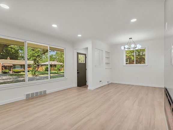 4th image of 14421 Rosemary Blvd
