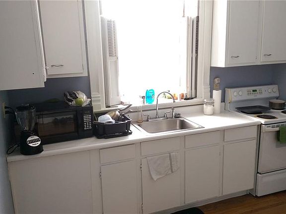 4th image of 869 Delaware Ave APT 3