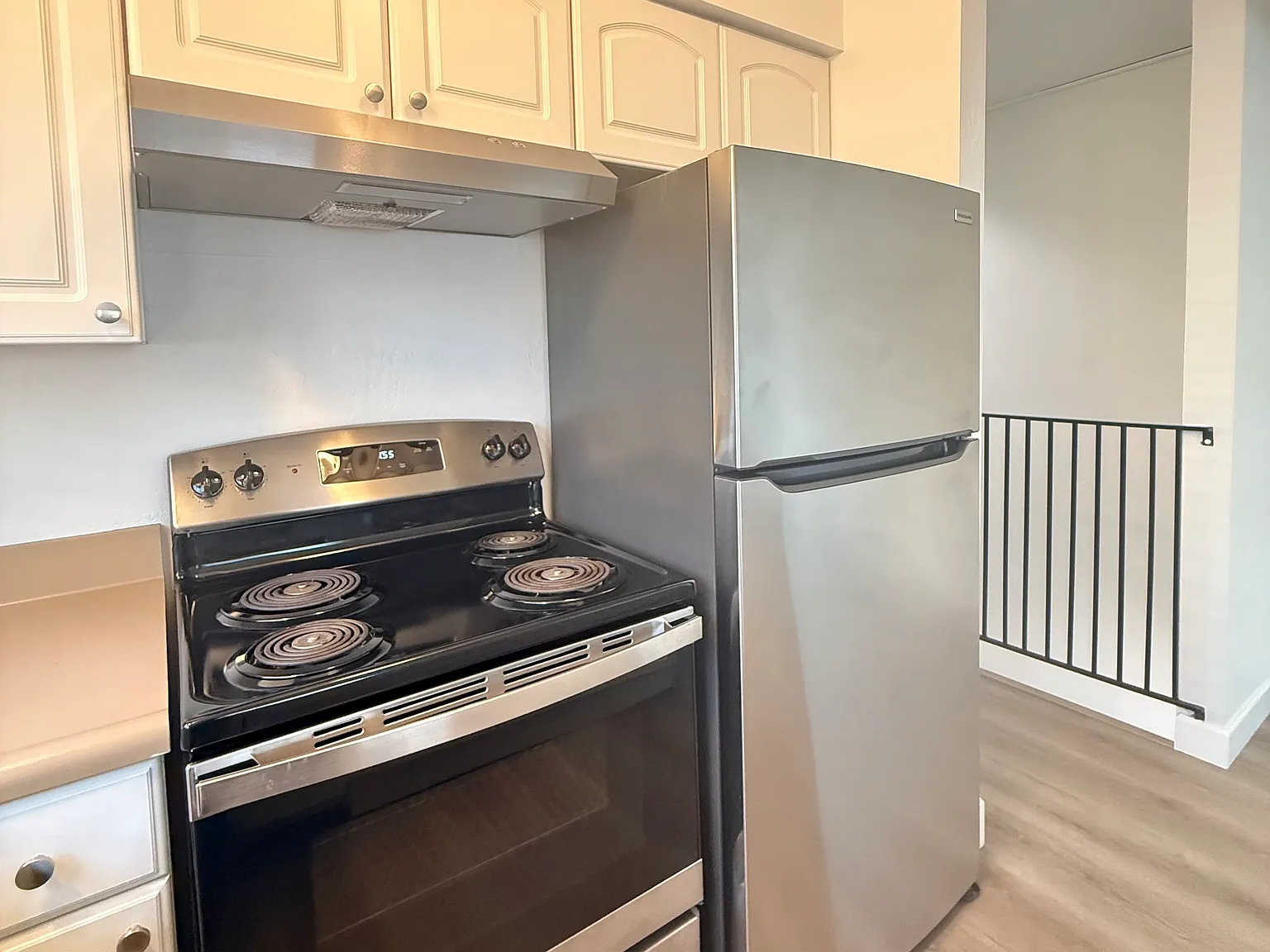 2 bed, 1014 sqft, $3,950 — Photo 3