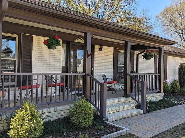 2010 Hammond Ct, Hayes, VA 23072