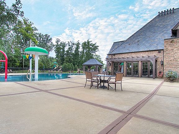 4th image of 8804 Thornbury Pl