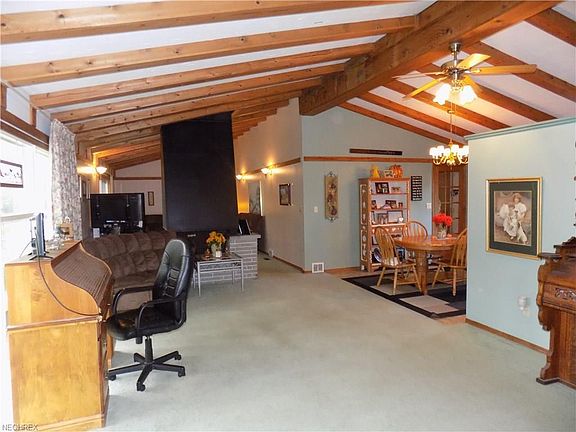 5th image of 4242 Oakcrest Dr