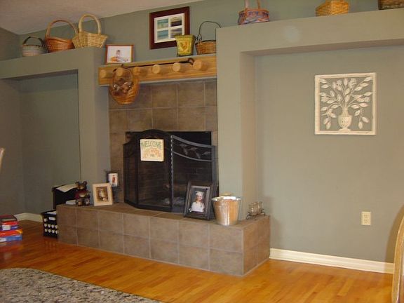 4th image of 8719 Tara Pl