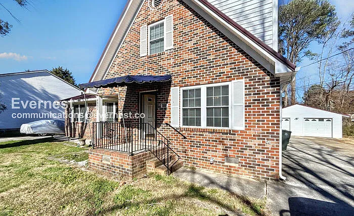 6933 Robinson Dr — Photo 2