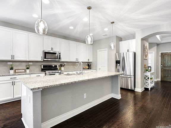 4th image of 27319 Caroline Way
