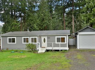 7904 Guemes Ave, Clinton, WA 98236