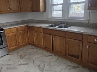 816 N Front St APT 4, Reading, PA 19601