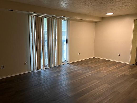2nd image of 3000 Garden Apartment Dr APT 21