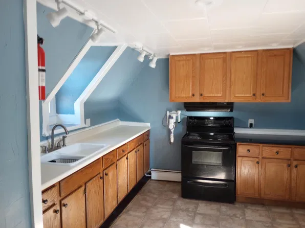 50 Catamount Rd, Pittsfield, NH