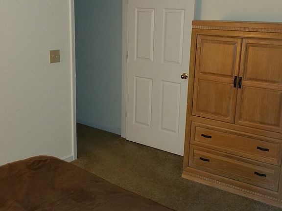 2nd image of 814 Lake Knoll Dr NW