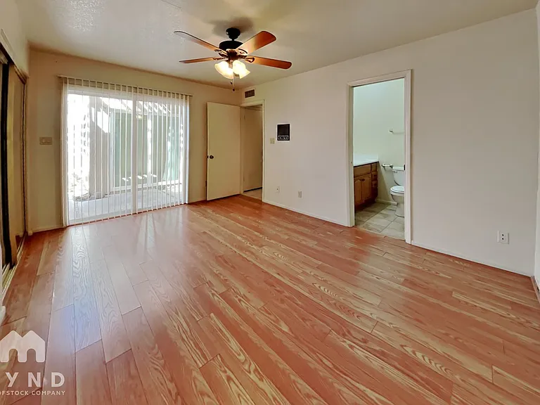5100 N Miller Rd #23 — Photo 9
