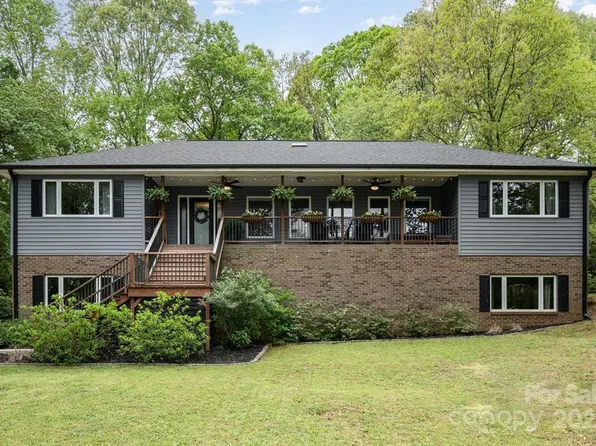 4517 Lake Shore Rd N, Denver, NC 28037