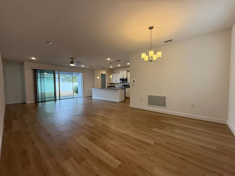 47 La Mancha Dr — Photo 7