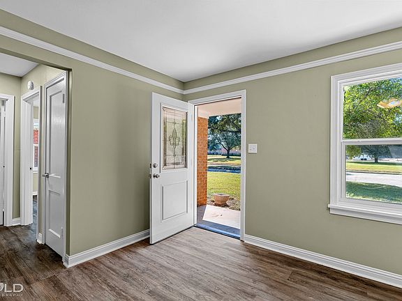 4th image of 252 Southfield Rd