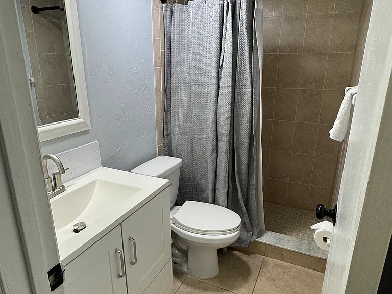 3924 SW 26th Dr #3 — Photo 8