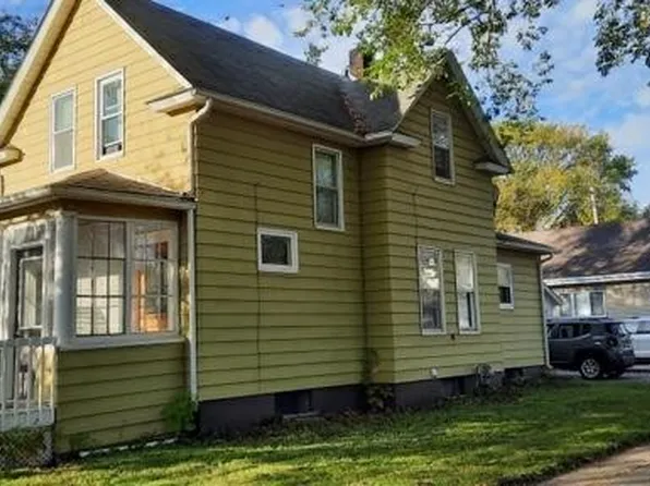 802 Cherry St, Grand Forks, ND 58201