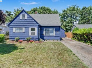 988 SE Miller Ave, Dallas, OR 97338
