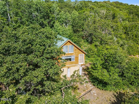 3rd image of 1237 Lower Cove Rd