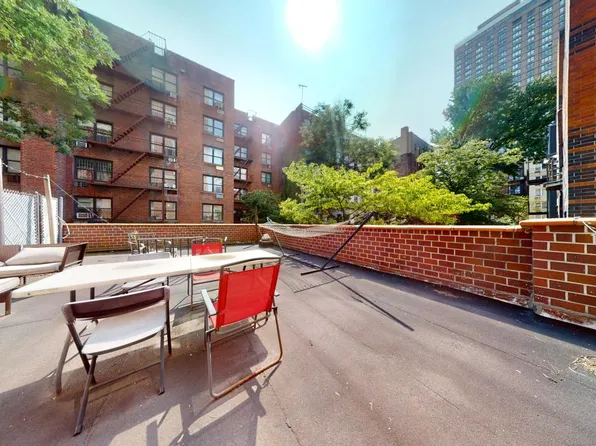 230 East 30th Street image 1 of 12