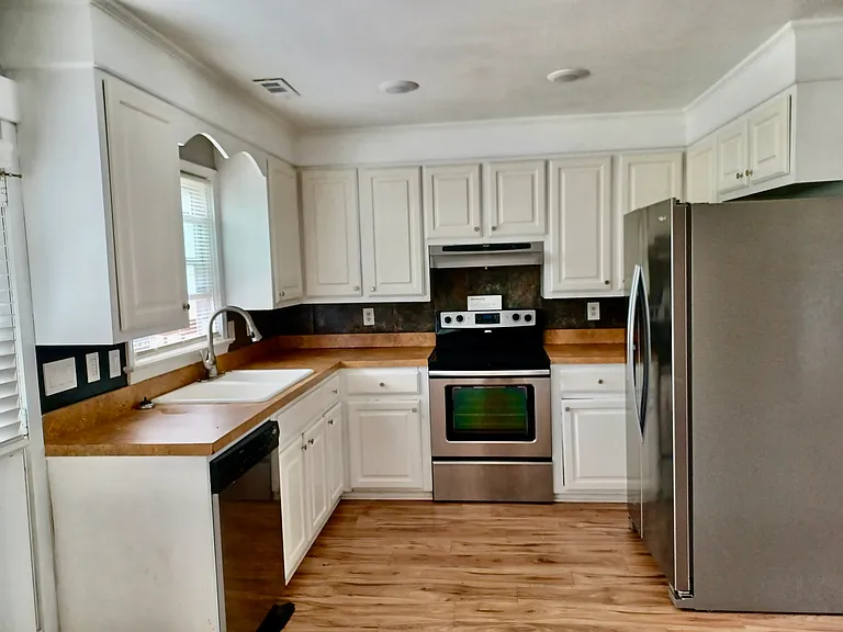 2524 Palmetto St — Photo 16
