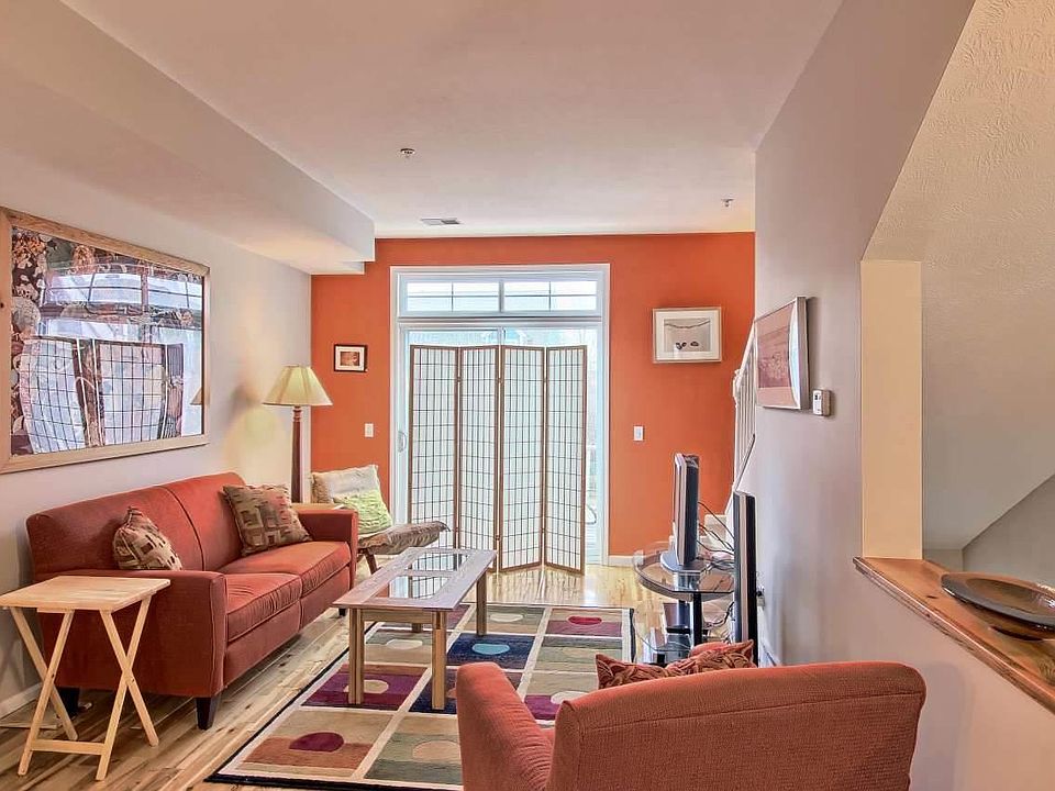 1st image of 237 Lake Ave APT A