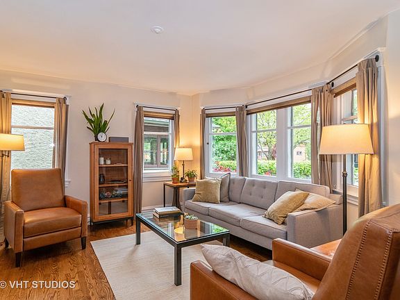 4th image of 742 Woodbine Ave