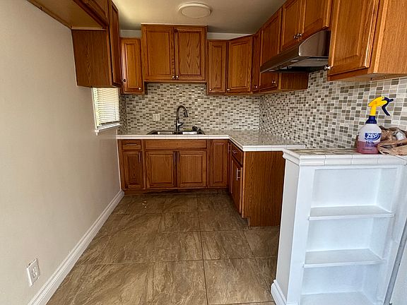 3rd image of 4662 N Banner Dr APT 4