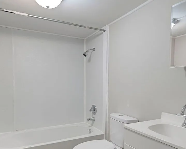 203 Augusta St — Photo 27