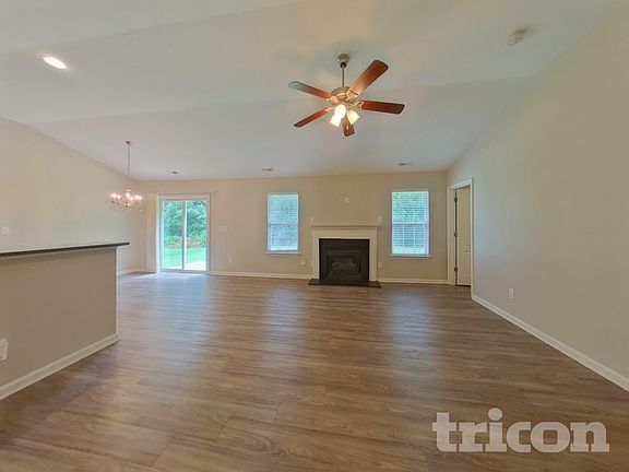 3rd image of 6235 Leslie Dr