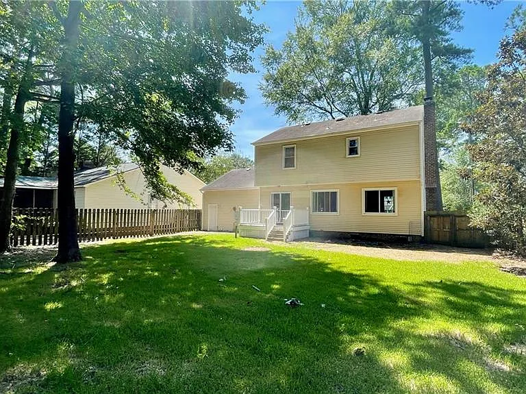 2040 Grey Fox Ln — Photo 3