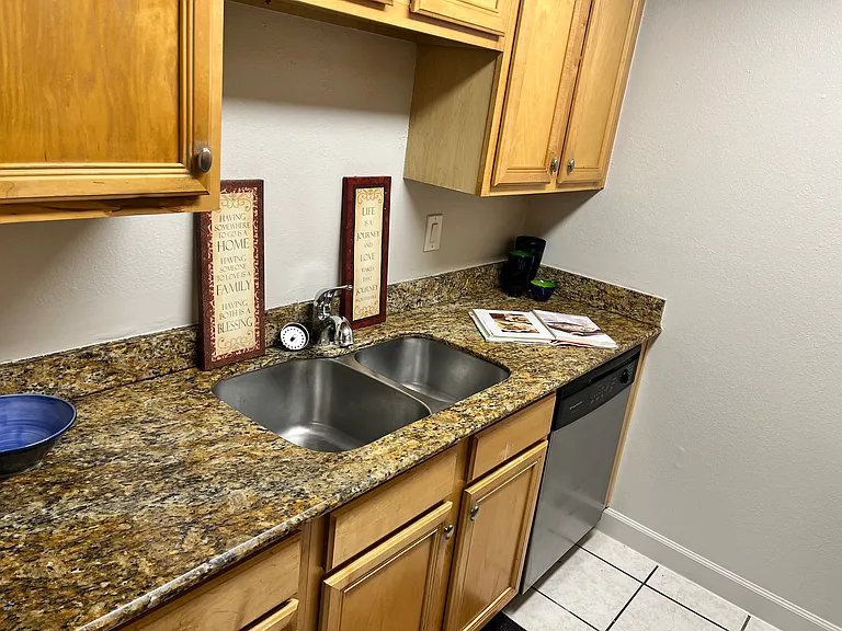 827 Lowell Blvd #16 — Photo 4