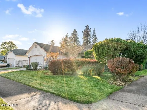 702 E Autumn Crest Loop, Post Falls, ID 83854