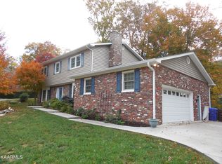 125 Amanda Dr, Oak Ridge, TN 37830