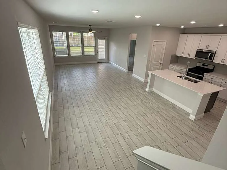 517 Lana Dr — Photo 1