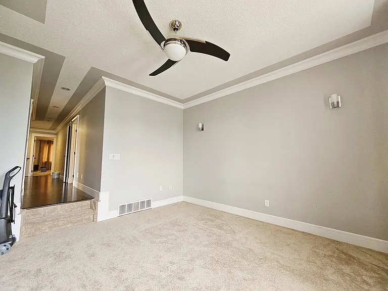 546 Albany Way NW — Photo 3