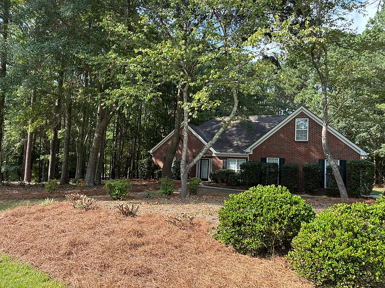 820 Holland Ct — Photo 3