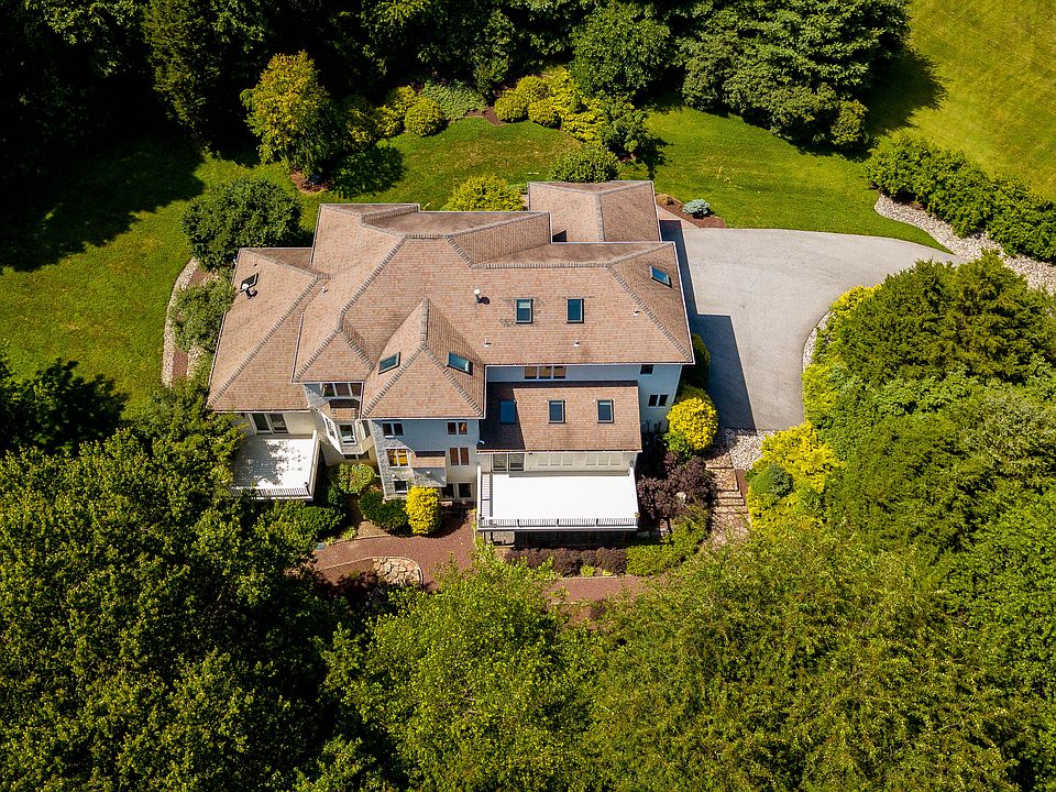 1st image of 1001 Talon Ln