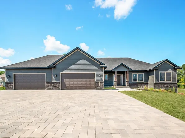17113 Depaul St, Columbus, MN 55025